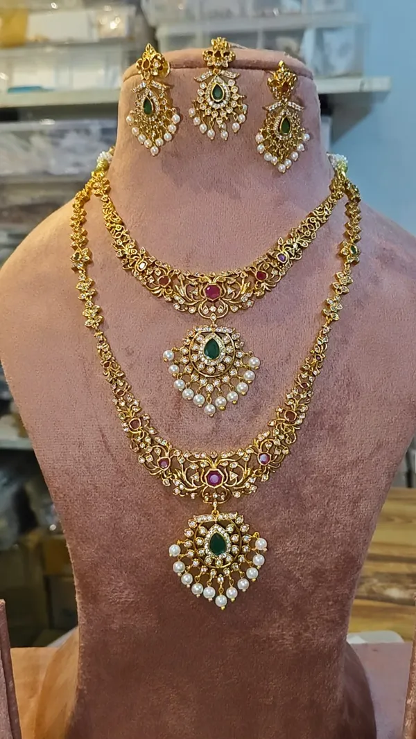 ROYAL_DUAL-LAYER_KUNDAN_NECKLACE_SET_WITH_PEARL_DROP
