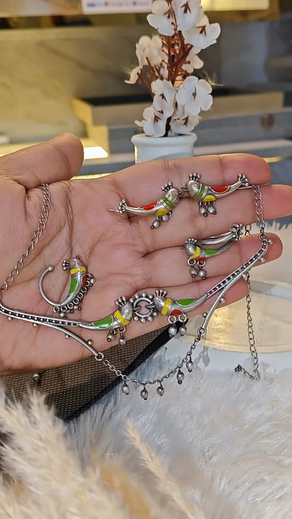 SILVER_REPLICA_BIRD_MOTIF_JEWELLERY_SET_–_NECKLACE,_EARRINGS_&_NOSE_PINS