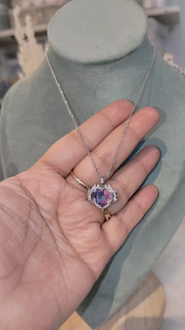 SILVER_HEART_PENDANT_WITH_CRYSTAL_STONE