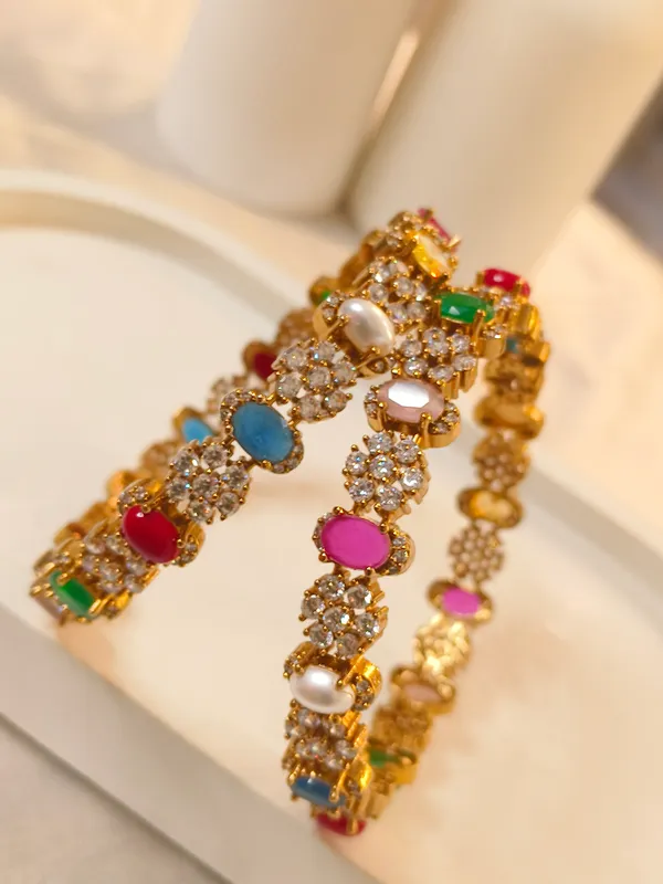 AD_DIAMONDS_GOLDEN_BRASS_BANGLES_(_SET_OF_2)