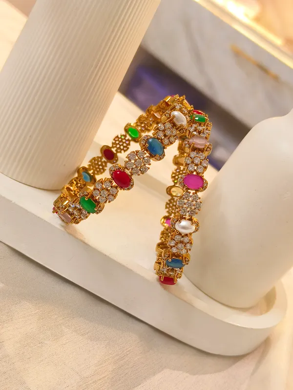 AD_DIAMONDS_GOLDEN_BRASS_BANGLES_(_SET_OF_2)