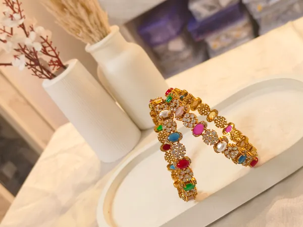 AD_DIAMONDS_GOLDEN_BRASS_BANGLES_(_SET_OF_2)