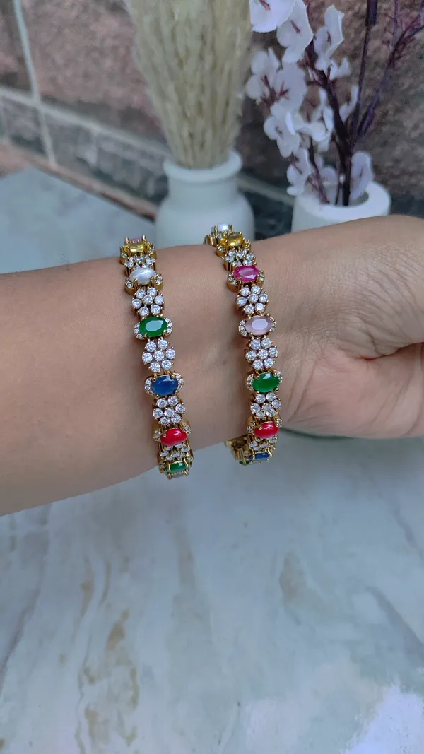 AD_DIAMONDS_GOLDEN_BRASS_BANGLES_(_SET_OF_2)