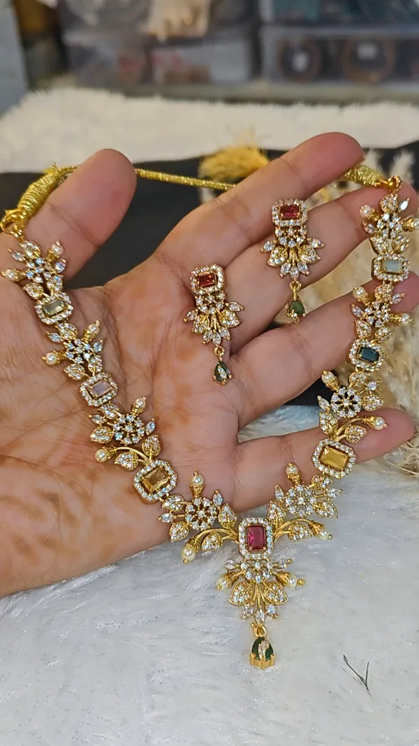 VANYA_-_NECKLACE_SET_WITH_MULTICOLOR_STONES_&_EMERALD_DROPS