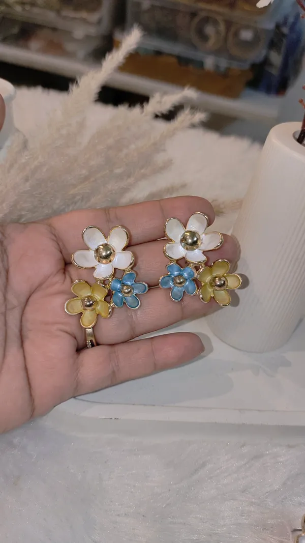 WESTERN_MULTI_FLORAL_EARRINGS_-_3