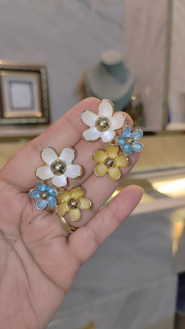 WESTERN_MULTI_FLORAL_EARRINGS_-_3