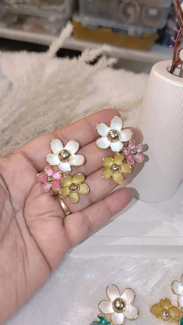 WESTERN_MULTI_FLORAL_EARRINGS_-_2