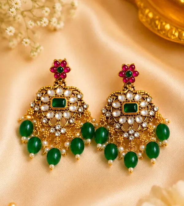 KUNDAN_NECKLACE_SET_WITH_GREEN_&_RED_BEADS