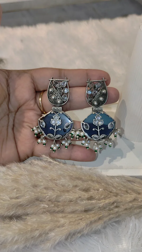 PAAKHI_JHUMKAS