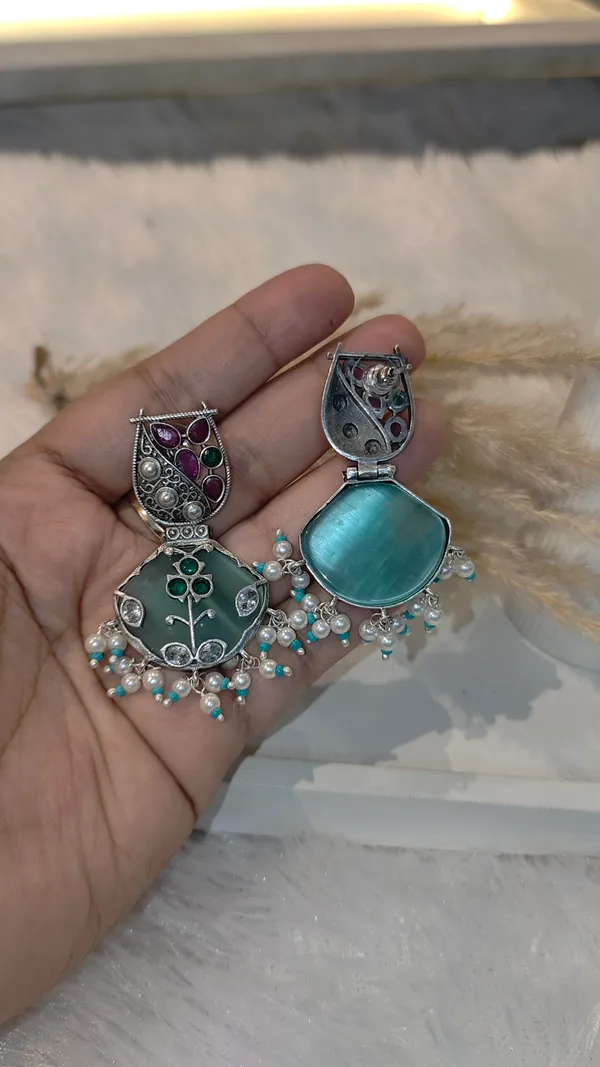 PAAKHI_JHUMKAS