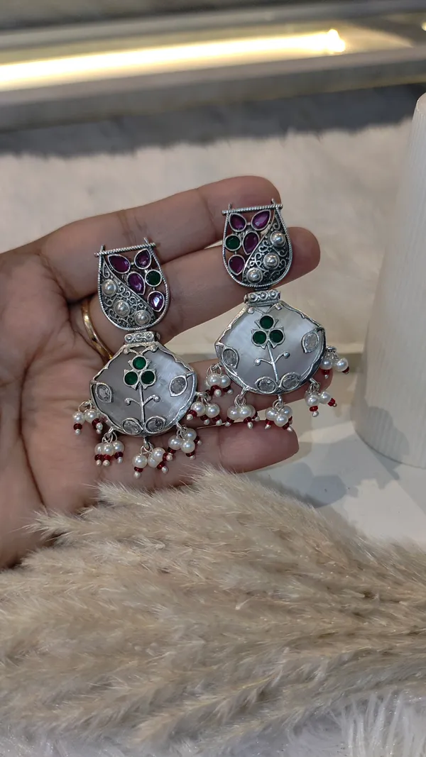 PAAKHI_JHUMKAS