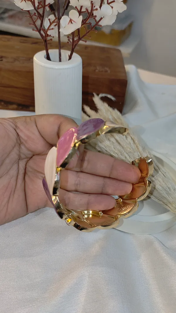Pink_&_White_&_Purple_Kada_Pebble