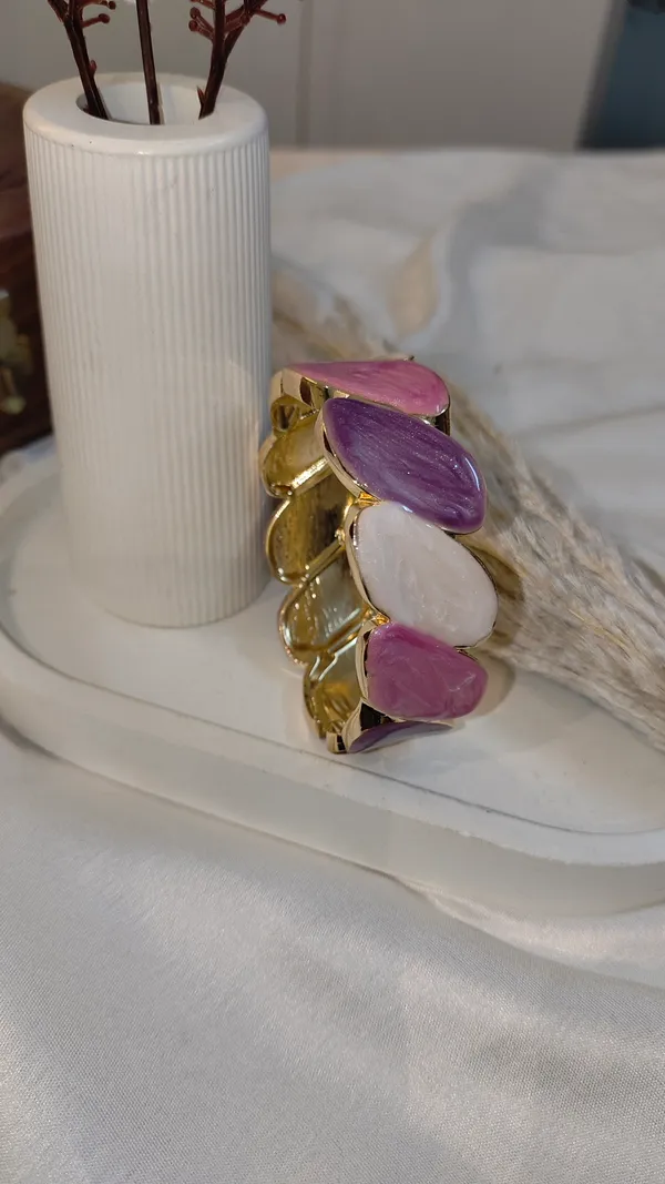 Pink_&_White_&_Purple_Kada_Pebble