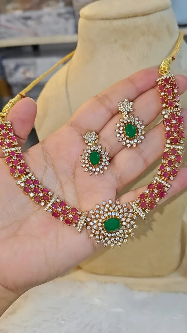 REVATHI_KEMP_STONE_STYLE_NECKLACE