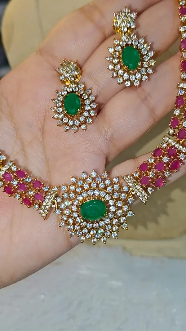 REVATHI_KEMP_STONE_STYLE_NECKLACE