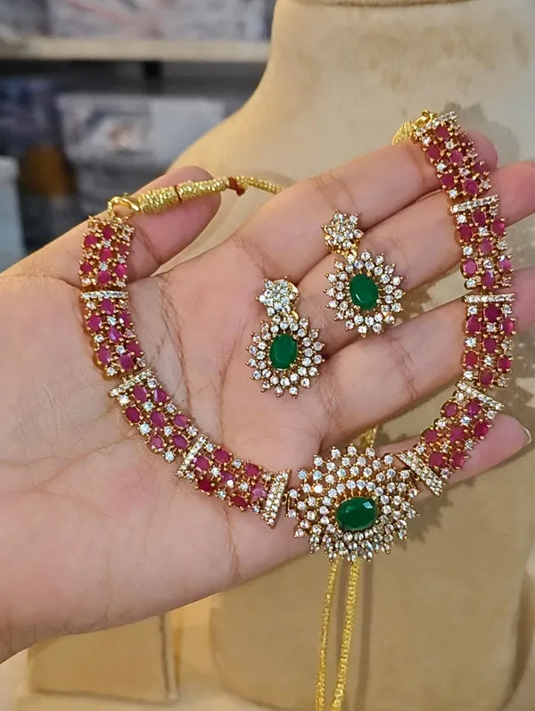 REVATHI_KEMP_STONE_STYLE_NECKLACE