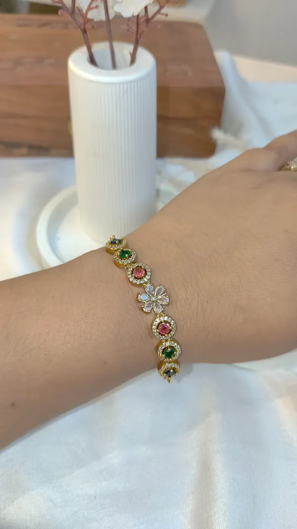 GOLDEN_BRASS_PREMIUM_&_ELEGANT_(_AD_DIAMONDS_)_BRACELET_FOR_WOMEN