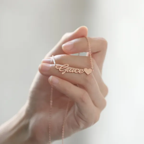 Custom_Name_Necklace_With_Heart_By_Artsy_Store