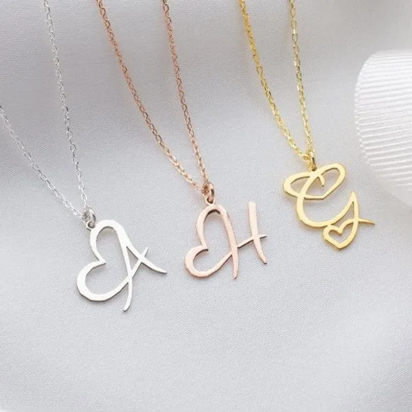 Initial_Necklace_With_Heart_By_Artsy_Store