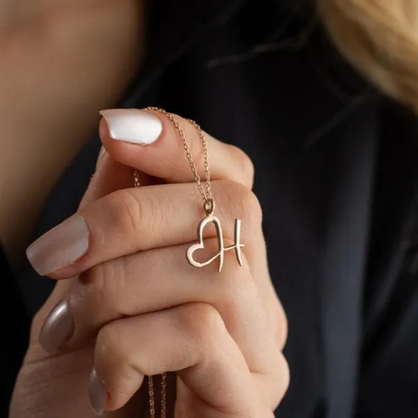 Initial_Necklace_With_Heart_By_Artsy_Store