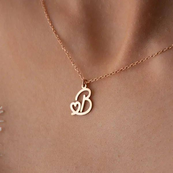 Initial_Necklace_With_Heart_Symbol
