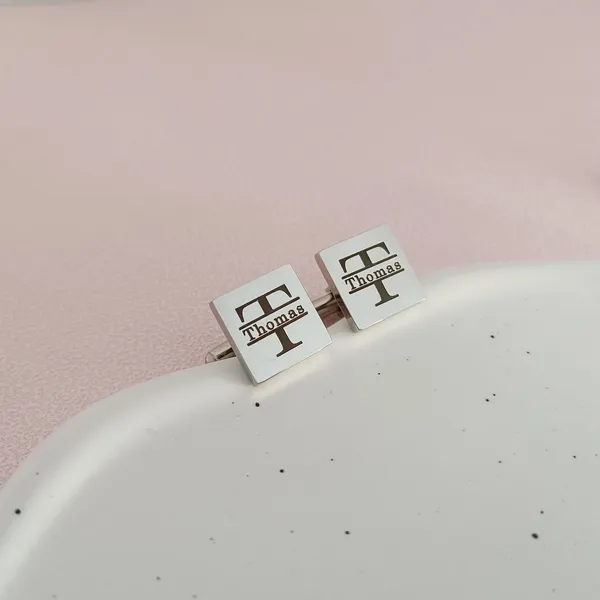 Personalized_Name_Cufflinks_With_Initial_For_Men