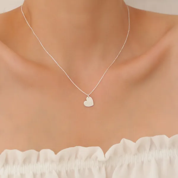 Plate_Side_Heart_Engraved_Letter_Love_Necklace