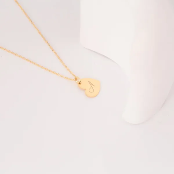 Plate_Side_Heart_Engraved_Letter_Love_Necklace