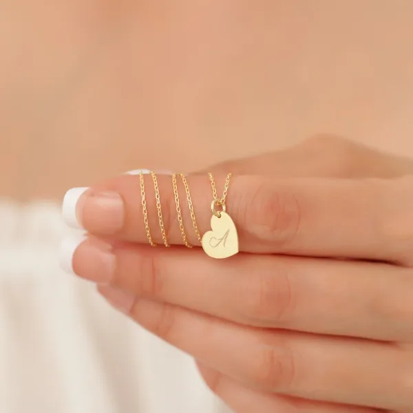 Plate_Side_Heart_Engraved_Letter_Love_Necklace