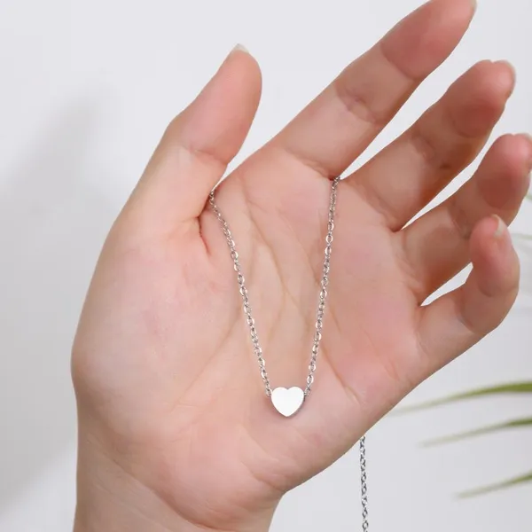 Tiny_Minimalist_Dainty_Heart_Necklace_For_Women