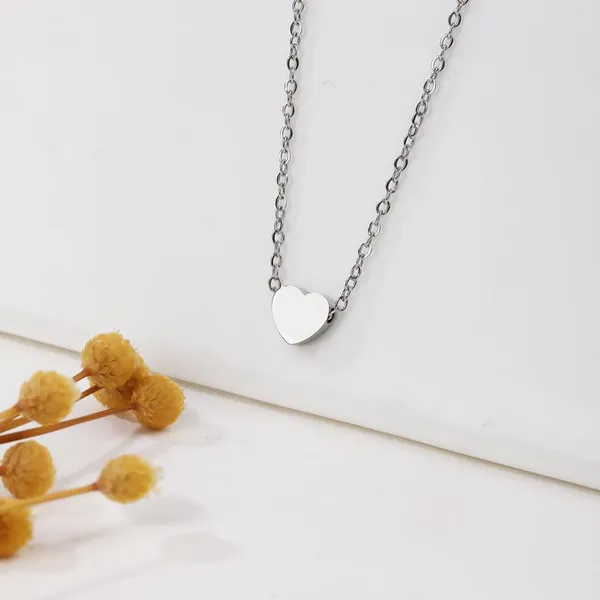 Tiny_Minimalist_Dainty_Heart_Necklace_For_Women
