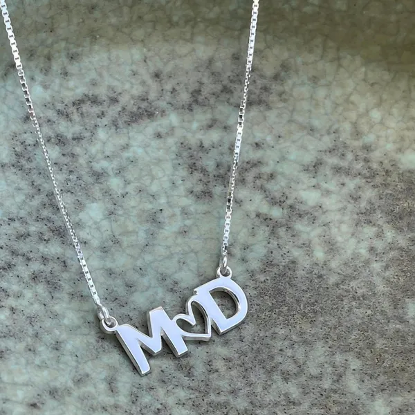 Two_Initials_Necklace_With_Heart_For_Couple