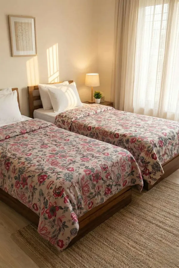 Exquisite_mauve_and_white_pair_of_single_dohars_in_premium_cotton