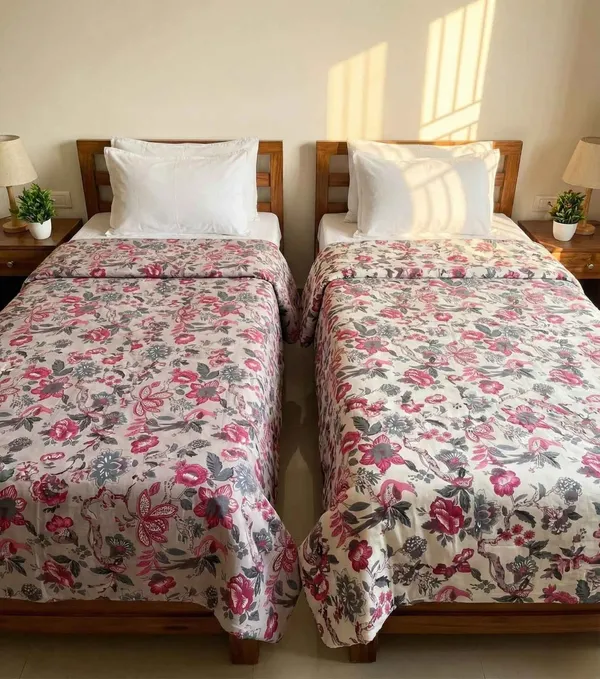 Exquisite_mauve_and_white_pair_of_single_dohars_in_premium_cotton