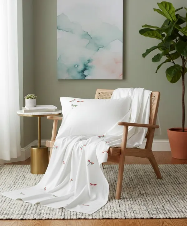 Exquisite_embroidered_bedsheet_with_multicolour_dragonfly_pattern_on_white_in_premium_cotton_bedsheet_along_with_two_pillow_covers