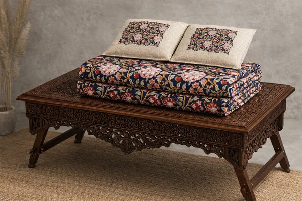 Exquisite_floral_print_in_Navy_blue_and_cream_cotton_double_bedsheet_and_two_pillow_covers
