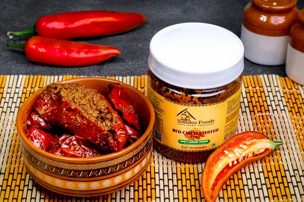 Premium_Homemade_Red_Chilli_Stuffed_Pickle