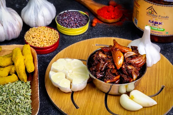 Premium_Homemade_Garlic_Ginger_Pickle