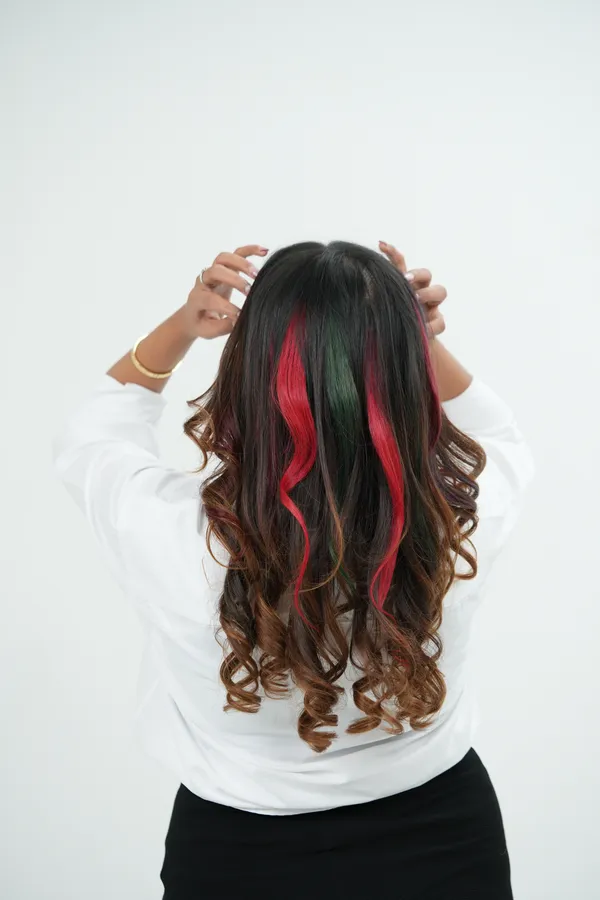 Roots_Hair_Coloured_Streaks