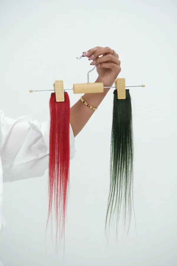 Roots_Hair_Coloured_Streaks