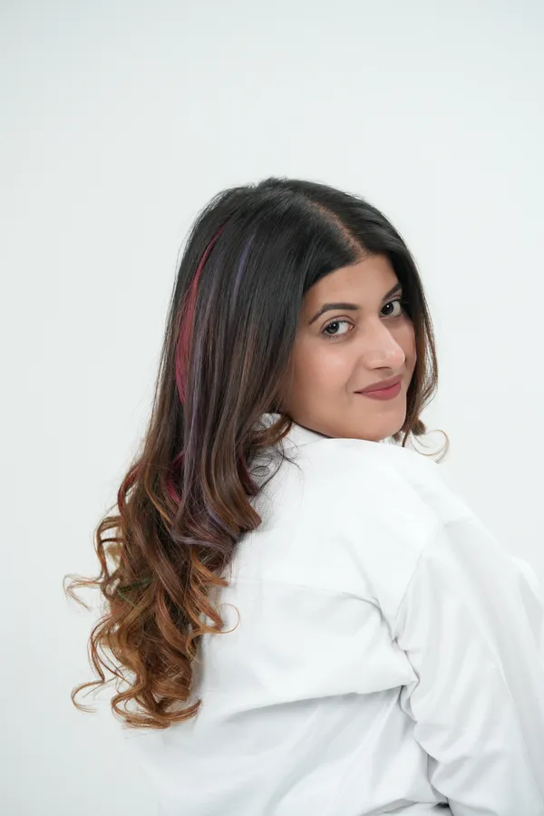 Roots_Hair_Coloured_Streaks