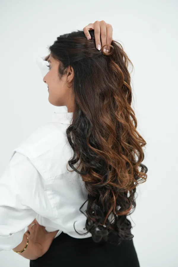 Brown_(Golden_Highlights)_Synthetic_Hair_Extension_For_Women