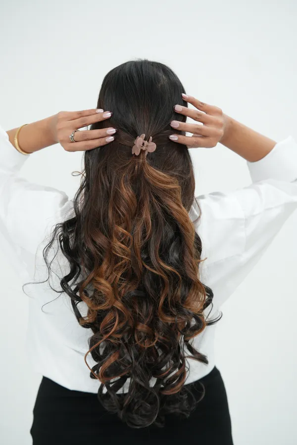 Brown_(Golden_Highlights)_Synthetic_Hair_Extension_For_Women