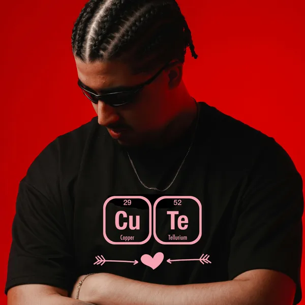 Black_Cute_Chemistry_Science_Meets_Style_With_Heart_Oversize_Tee