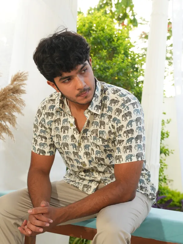 Jaipuri_Print_White_Pure_Cotton_Hand_Block___Half_Sleeve_Shirt_For_Men