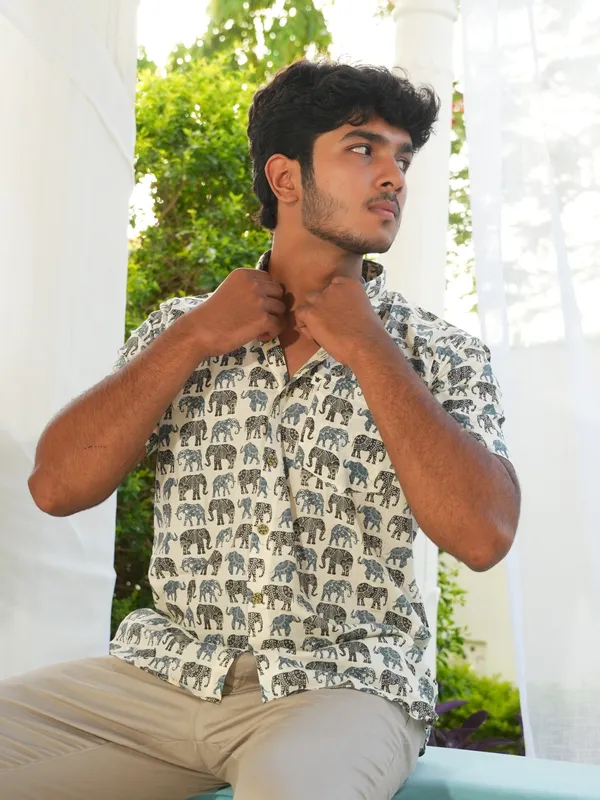 Jaipuri_Print_White_Pure_Cotton_Hand_Block___Half_Sleeve_Shirt_For_Men