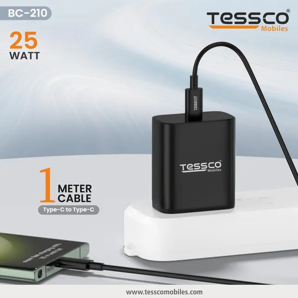 Universal_Usb_Charging_Adapter_And_Cable
