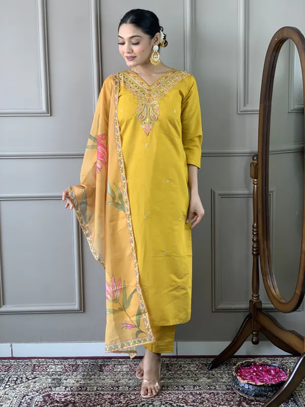 MADHAV_Women_Kurta_Pant_Dupatta_Set