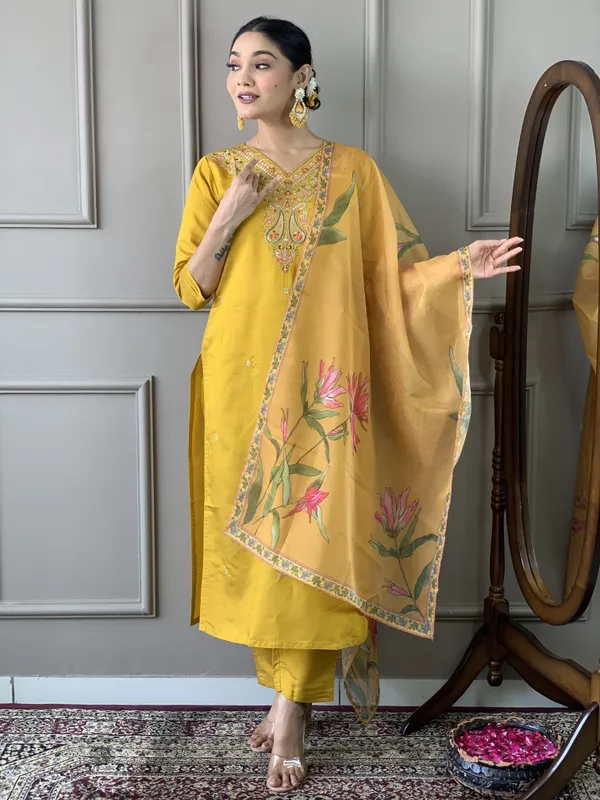 MADHAV_Women_Kurta_Pant_Dupatta_Set