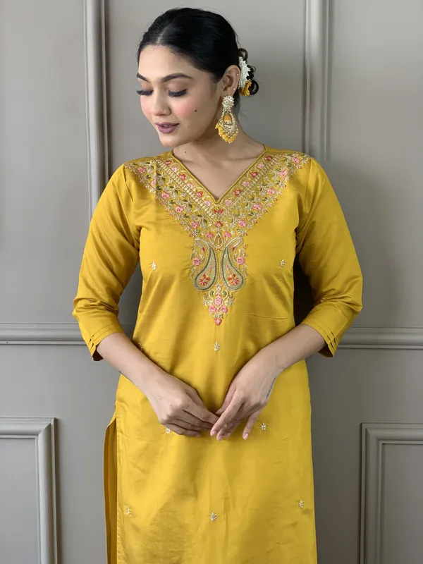 MADHAV_Women_Kurta_Pant_Dupatta_Set
